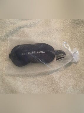 L’OCCITANE - “Shhh…I’M RELAXING” Sleep Mask